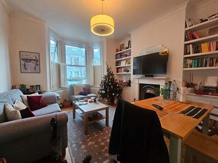 2 Bedroom Flat To Rent In College Road, Kensal Rise, London, NW10