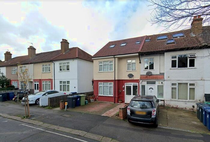Studio To Rent In Wesley Avenue, Park Royal, London 7Bl NW10