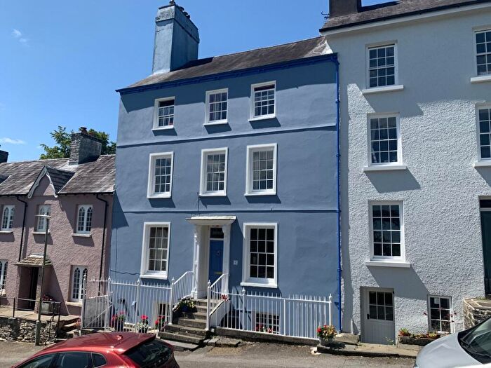 4 Bedroom Terraced House For Sale In Bank Terrace, Llandeilo, Carmarthenshire., SA19