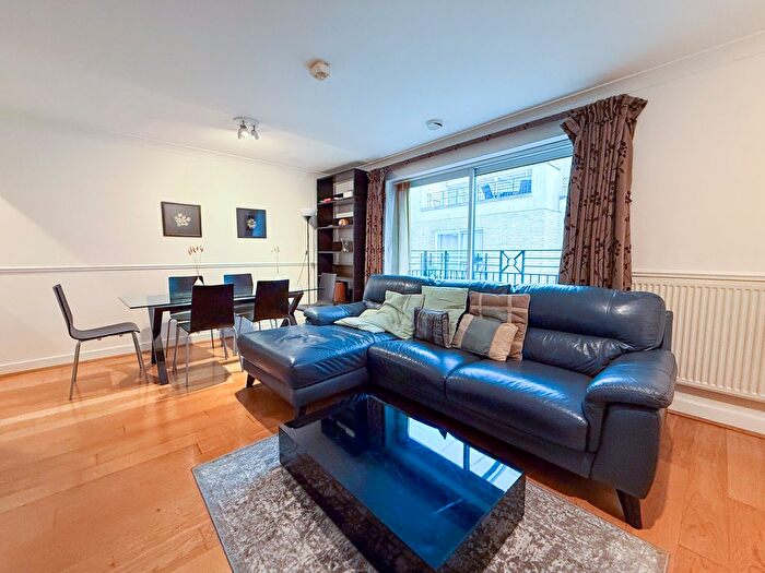2 Bedroom Flat To Rent In High Timber Street, London, EC4V