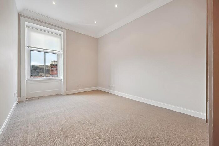 2 Bedroom Flat To Rent In Airlie Street Flat, Flat /, Hyndland, Glasgow, G12