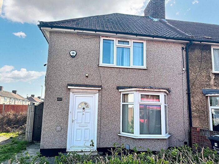 3 Bedroom End Of Terrace House To Rent In Heathway, Dagenham, RM10