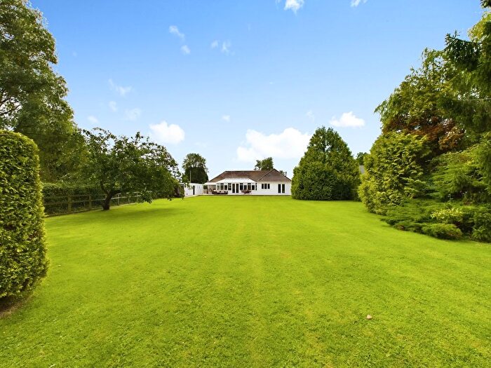 5 Bedroom Detached House For Sale In New Road, Southwater, RH13