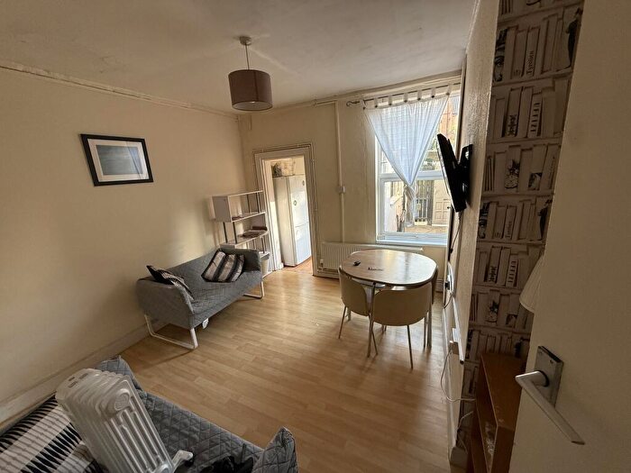 4 Bedroom End Of Terrace House To Rent In Claude Street Bed, Bath - Spare Rooms, NG7