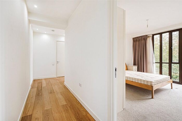 2 Bedroom Flat To Rent In Cabanel Place, Lollard Street, London, SE11
