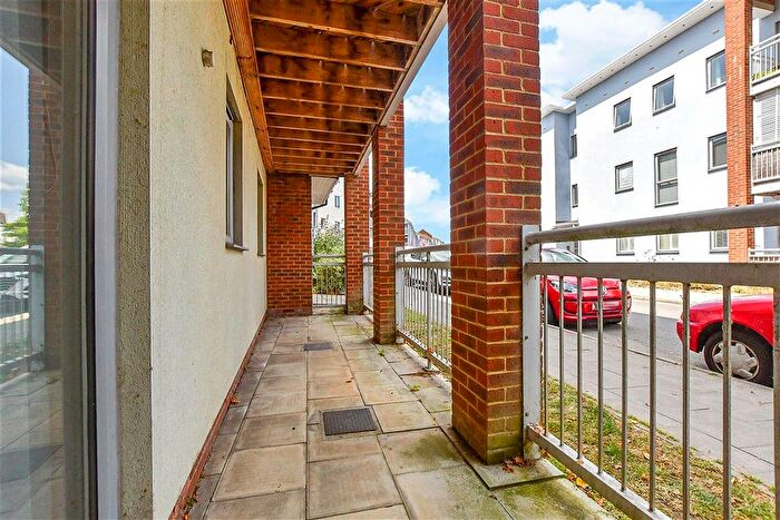 2 Bedroom Flat For Sale In Adams Drive, Willesborough, Ashford, Kent, TN24