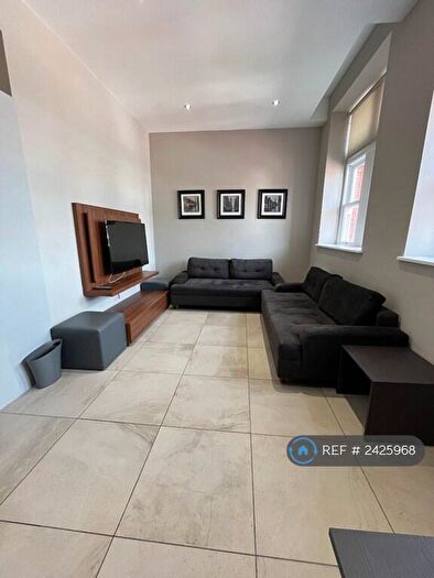 2 Bedroom Flat To Rent In Trafalgar House, Leeds, LS1