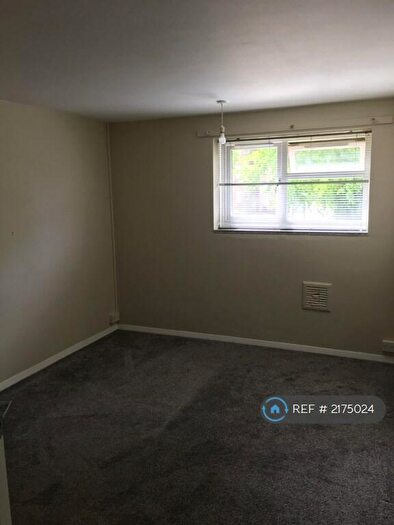 2 Bedroom Flat To Rent In Lee, London, SE12