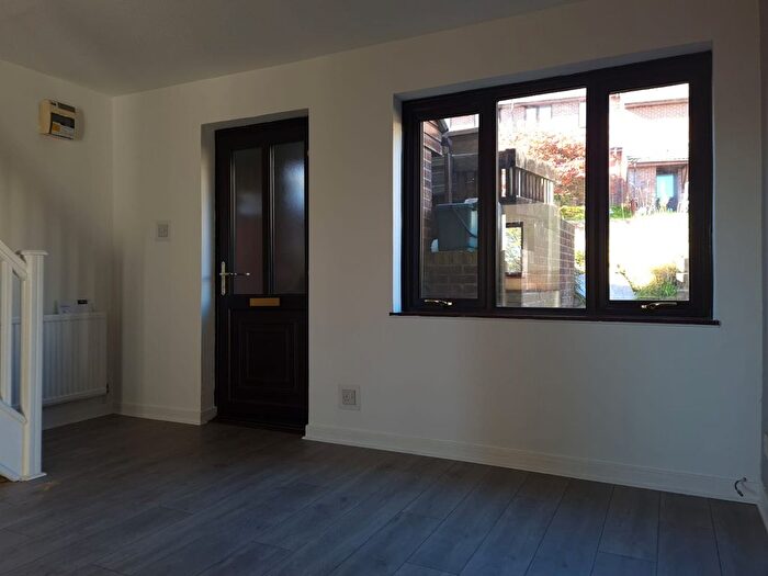 2 Bedroom Terraced House To Rent In Ffynnon Wen, Swansea, SA6