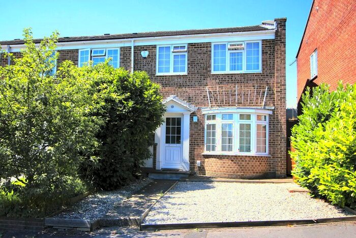 3 Bedroom End Of Terrace House To Rent In Lynwood, Guildford, GU2