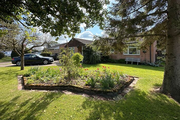 4 Bedroom Detached Bungalow For Sale In Temple Way, Worth, CT14