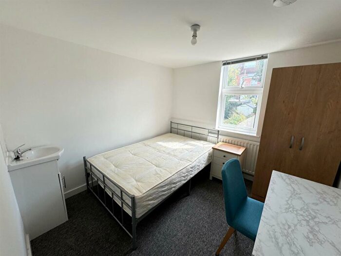 6 Bedroom House To Rent In Hartington Place, Brighton, BN2