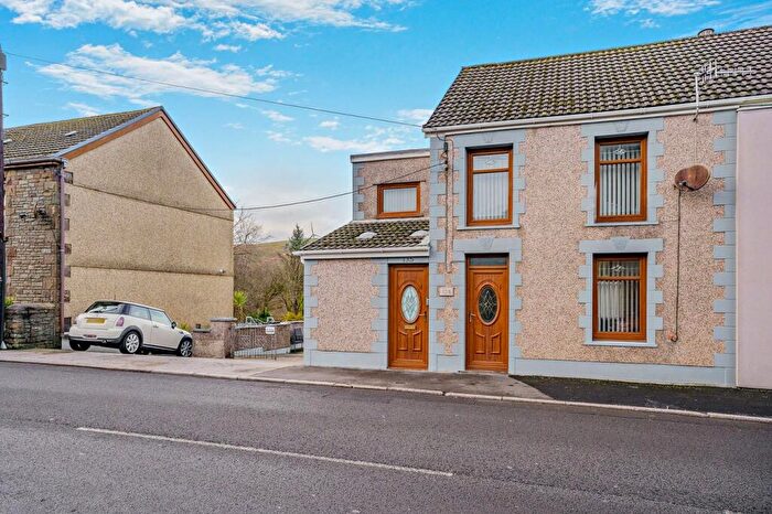 3 Bedroom Semi Detached House For Sale In Heol Y Gors, Cwmgors, Ammanford, SA18