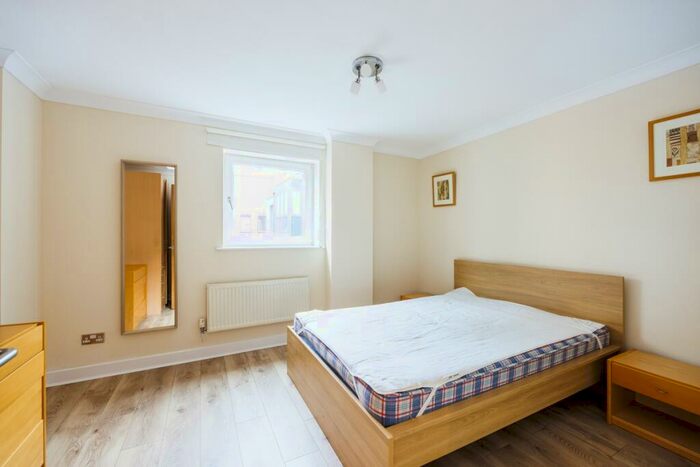 2 Bedroom Apartment To Rent In High Timber Street London, EC4V