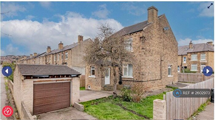 3 Bedroom Detached House To Rent In Dewhurst Road, Huddersfield, HD2