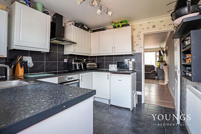 2 Bedroom Terraced Bungalow For Sale In The Goslings, Shoeburyness, SS3