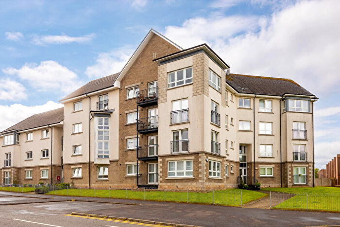 2 Bedroom Apartment For Sale In Denny Crescent, Dumbarton, G82