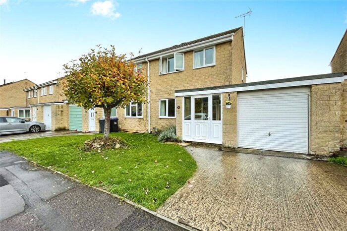 3 Bedroom Semi-Detached House For Sale In Fitzmaurice Close, Bradford On Avon, BA15