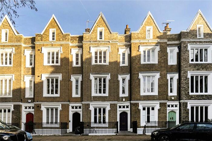 4 Bedroom Terraced House For Sale In Lonsdale Square, Barnsbury, Islington, London, N1
