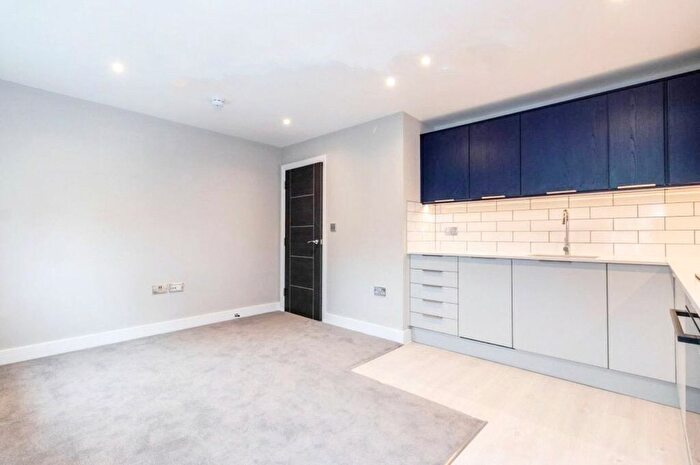 2 Bedroom Flat To Rent In Victoria Road, Sutton, SM1