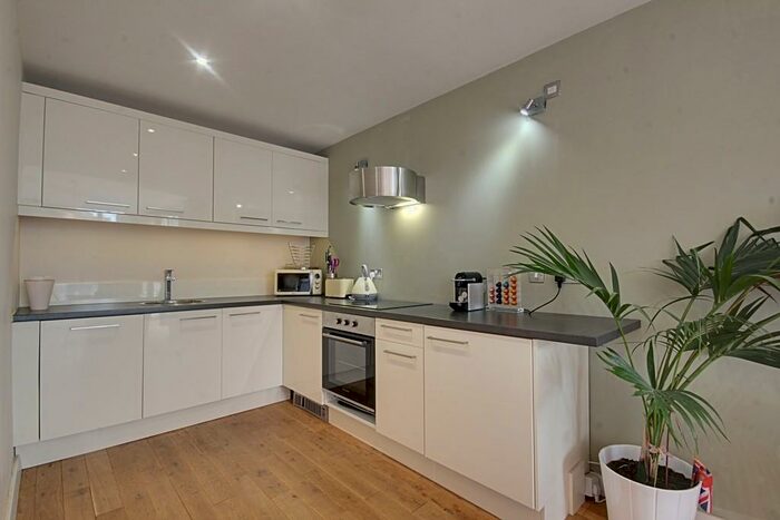 2 Bedroom Apartment To Rent In Lexington Place, Nottingham, NG1