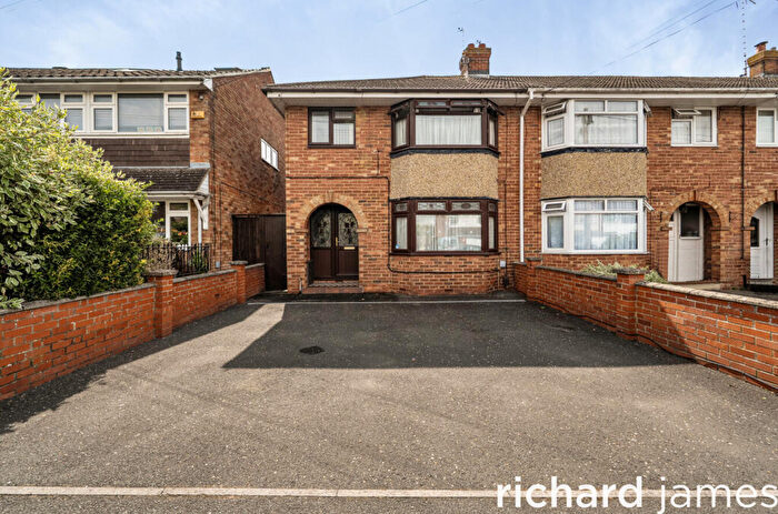 3 Bedroom End Of Terrace House For Sale In Morris Street, Rodbourne, Swindon, SN2