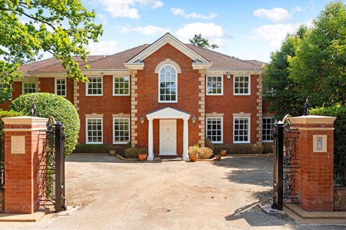 6 Bedroom Detached House To Rent In St. Leonards Hill, Windsor, SL4