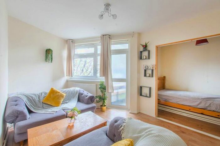 Studio To Rent In Omega Street, New Cross, London, SE14