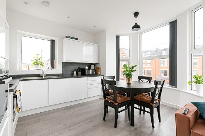 2 Bedroom Flat To Rent In Radcliffe Road, West Bridgford, NG2