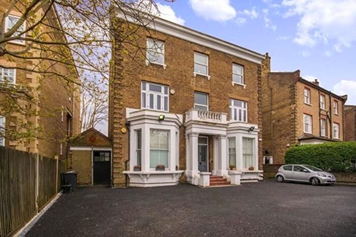 2 Bedroom Flat To Rent In Thurlow Park Road, London, SE21