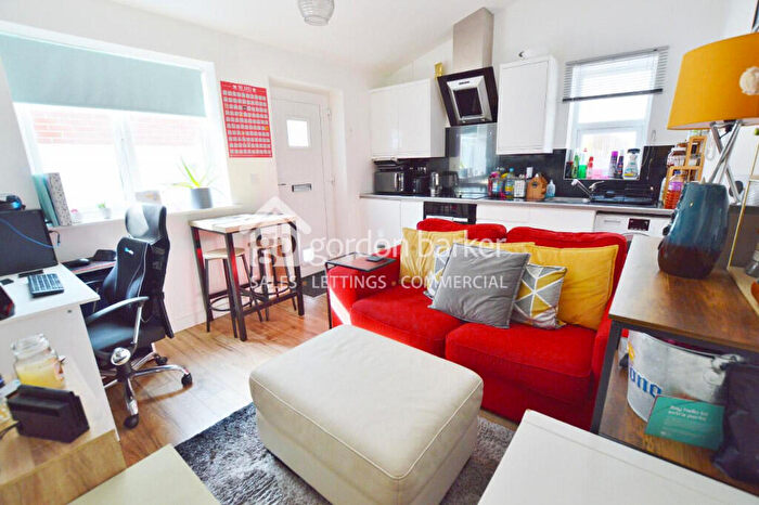 1 Bedroom Bungalow For Sale In The Lane, Lowther Gardens, Bournemouth, Dorset, BH8