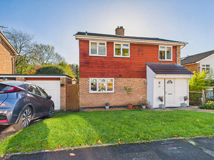 3 Bedroom Detached House For Sale In Goodwood Rise, Marlow, Buckinghamshire, SL7