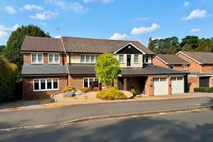 4 Bedroom Detached House For Sale In Green Hill Road, Camberley, GU15