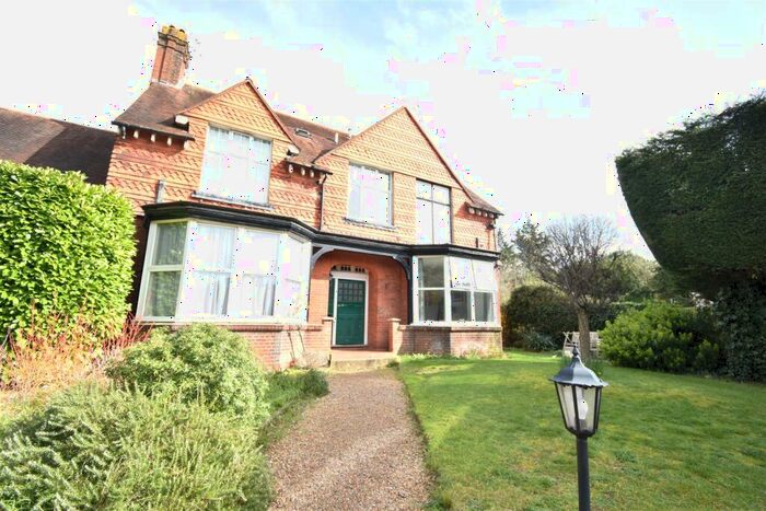 1 Bedroom Apartment To Rent In Manor Drive, Surbiton, KT5