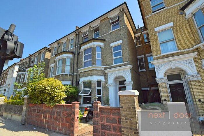 Studio To Rent In South Lambeth Road, Stockwell, SW8