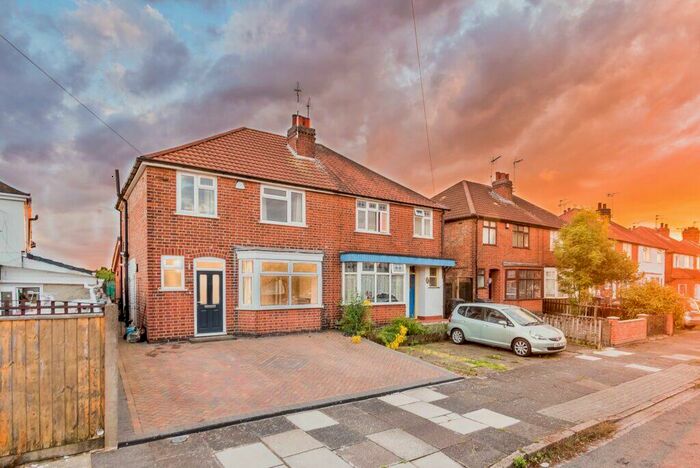 3 Bedroom Semi-Detached House To Rent In Collingham Road, Leicester, LE3