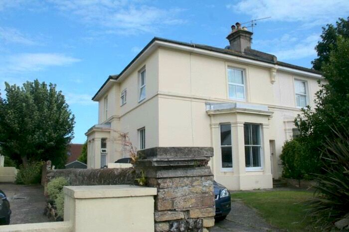 1 Bedroom Apartment To Rent In Norfolk Road, Littlehampton, West Sussex, BN17