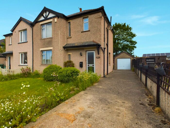 3 Bedroom Semi-Detached House For Sale In Ingleborough Road, Lancaster, LA1