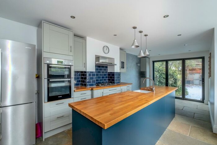 5 Bedroom End Of Terrace House To Rent In Kinveachy Gardens London, SE7