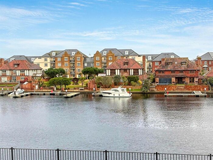 2 Bedroom Flat For Sale In Golden Gate Way, Eastbourne, BN23