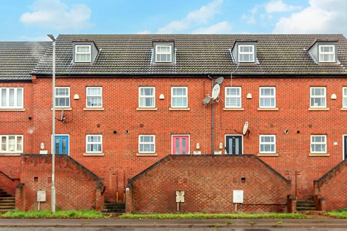 3 Bedroom Terraced House For Sale In The Embankment, Wellingborough, NN8