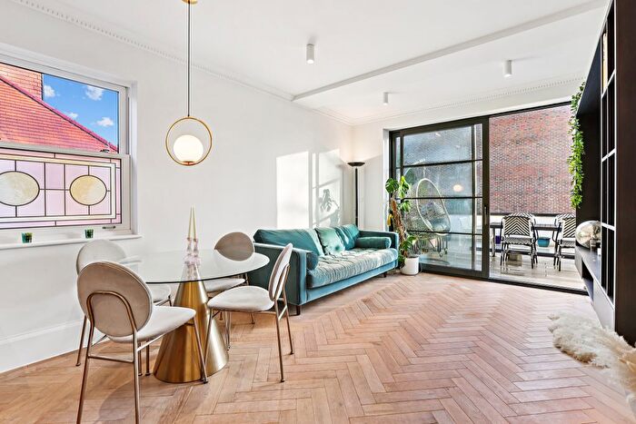 2 Bedroom Flat For Sale In West Lodge Avenue, Ealing Common, London, W3