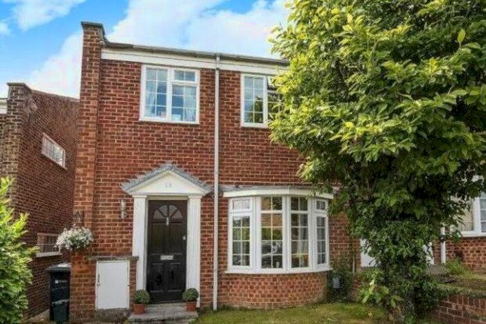 4 Bedroom Property To Rent In Lynwood, Guildford GU2