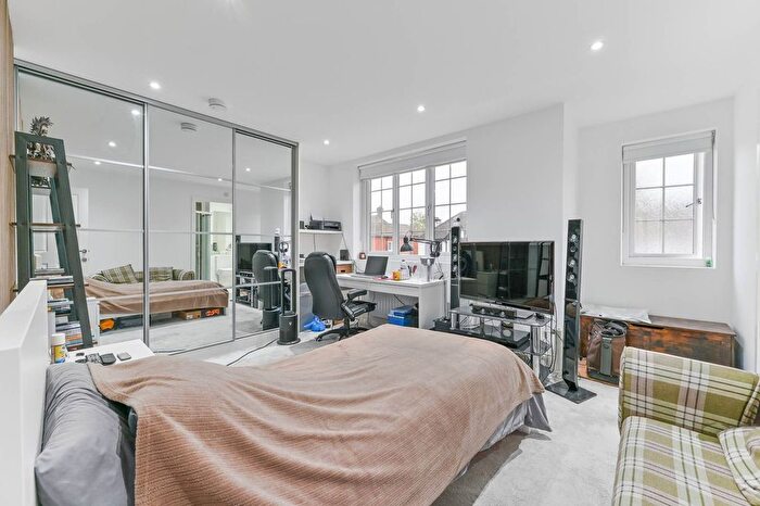 4 Bedroom Detached House For Sale In Norbury Avenue, Norbury, London, SW16