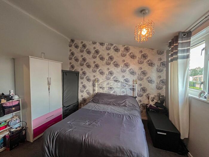 3 Bedroom Terraced House For Sale In Valley Way, Stevenage, Hertfordshire, SG2