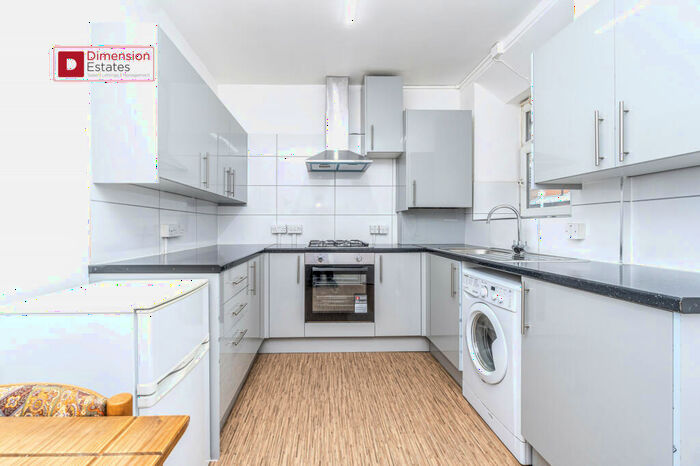 3 Bedroom Flat To Rent In Kingsmead House, Homerton Road, Hackney, E9