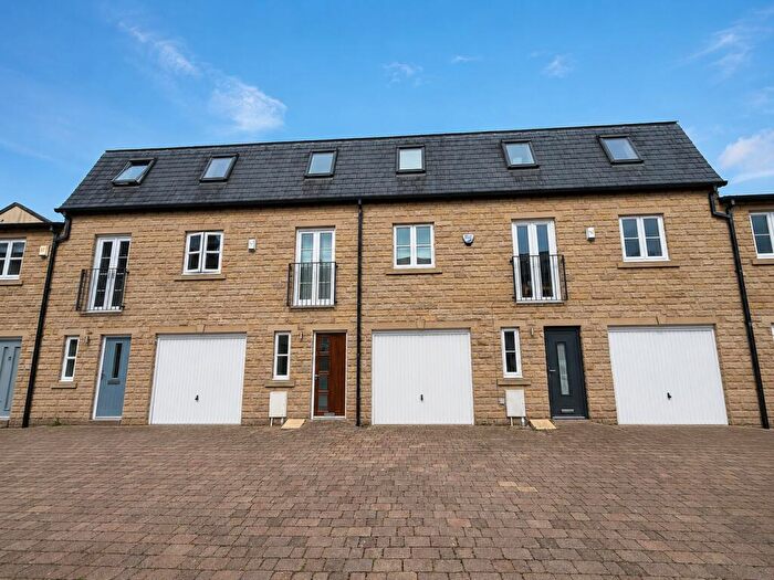 2 Bedroom Terraced House For Sale In Queens Yard, Lancaster | Town Centre Location With Garage, LA1