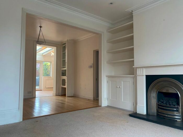 4 Bedroom Detached House To Rent In Hadley Road, Barnet, Hertfordshire, EN5