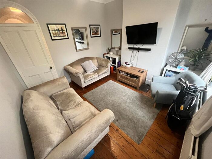 4 Bedroom Terraced House To Rent In Ash Terrace, Headingley, Leeds, LS6