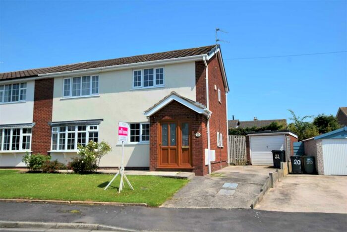 4 Bedroom Semi-Detached House To Rent In Hawthorne Avenue, Newton, PR4